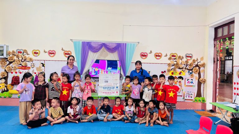 ✅[TRUNG THU MUỘN] Nhưng tình yêu thương và sự chia sẻ luôn đúng hẹn ❣️❣️❣️